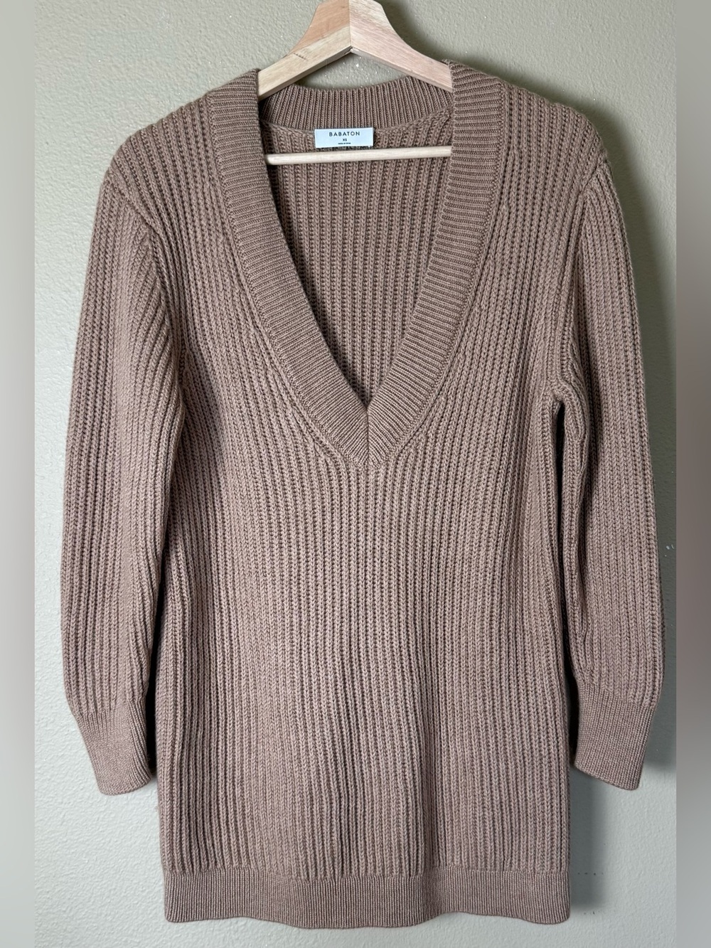 Babaton Taupe V-Neck Ribbed Merino Wool Roger Sweater Size XS - Picture 2 of 7
